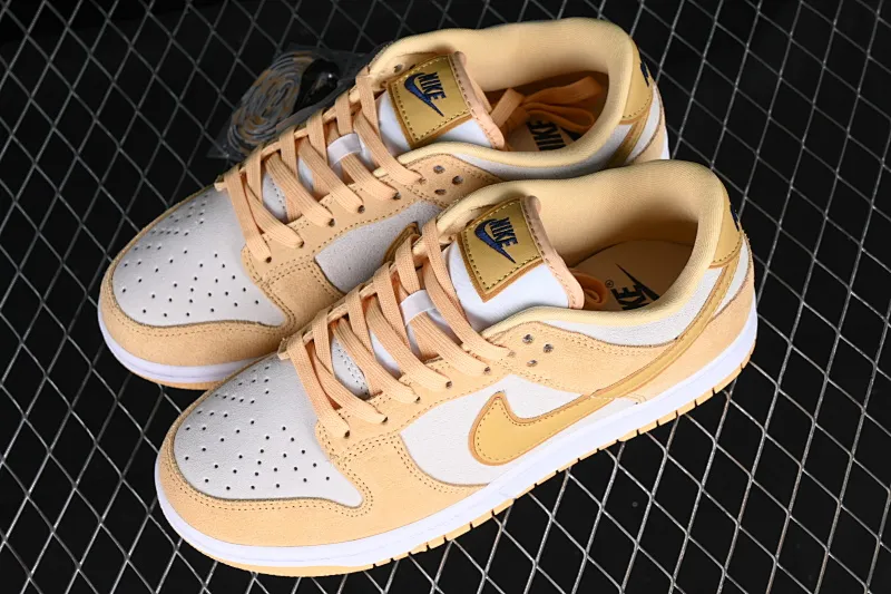 All categories Nk SB Dunk series Nk SB Dunk Low low-top sneakers Nk Dunk Low "Gold Suede" cheese pudding ice cream yellow and white SB low-top casual sports skateboard shoes DV7411-200